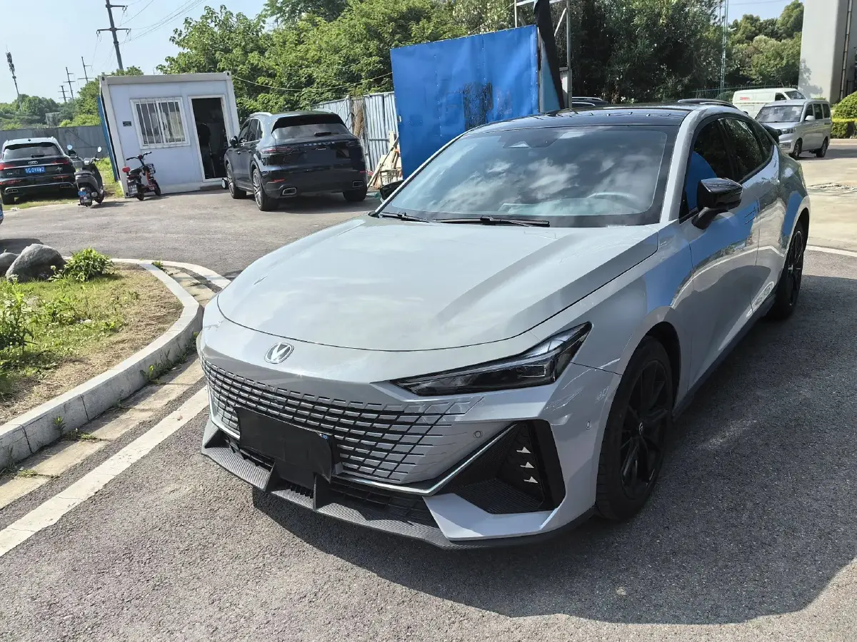 2022 ChangAn UNI-V 1.5T 188HP L4 7DCT