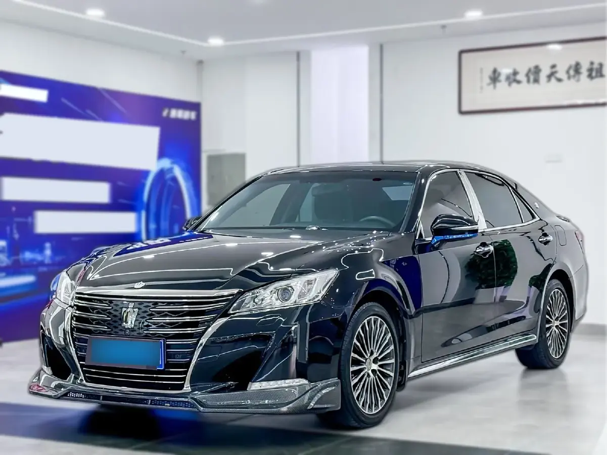 2018 Toyota Crown 2.0T 235HP L4 8AT