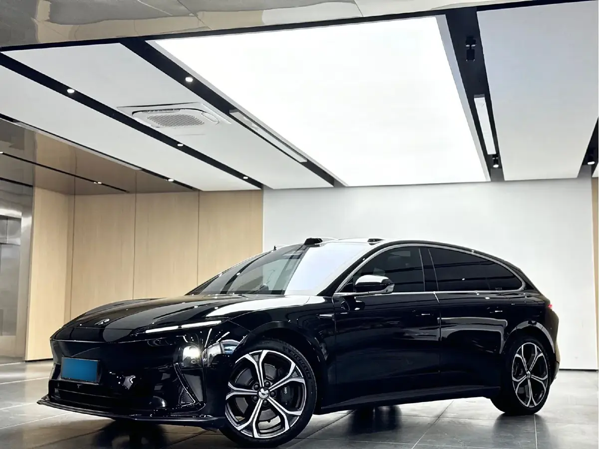 2023 NIO ET5T BEV 75KWH