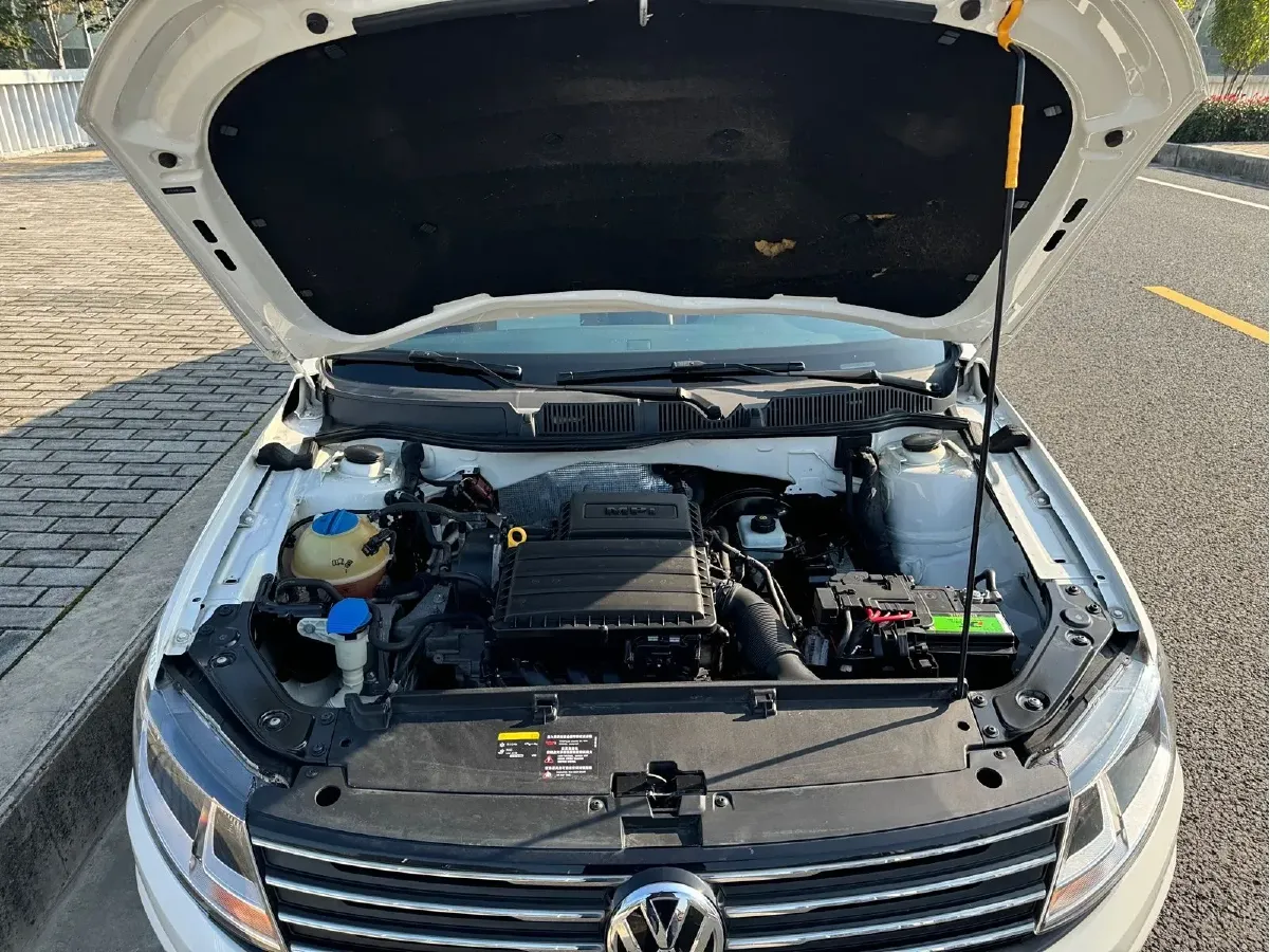 2016 Volkswagen Cross Lavida 1.6L 110HP L4 6AT,autocango,china used car exporter,china ev exporter,chinese used car exporter,chinese used ev exporter