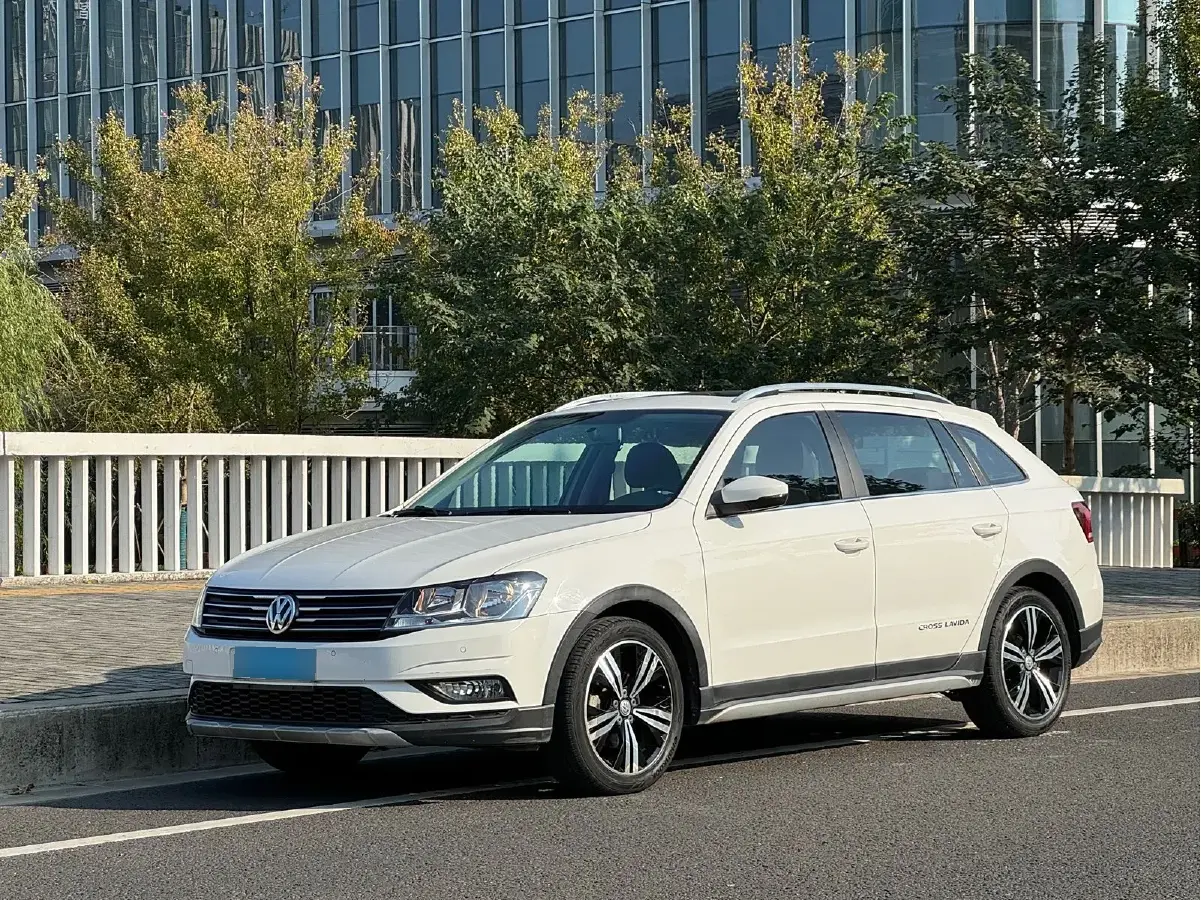 2016 Volkswagen Cross Lavida 1.6L 110HP L4 6AT