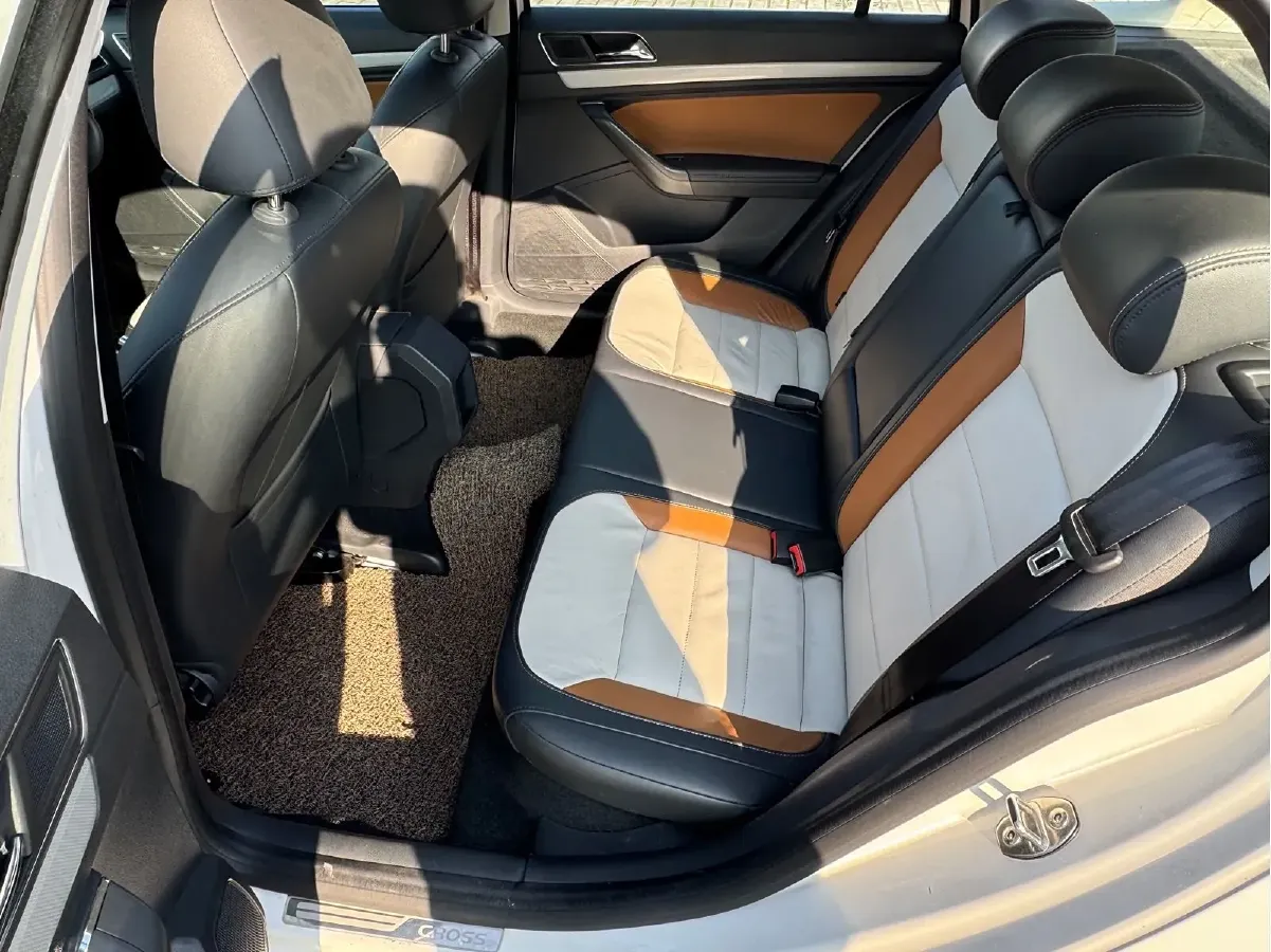 2016 Volkswagen Cross Lavida 1.6L 110HP L4 6AT,autocango,china used car exporter,china ev exporter,chinese used car exporter,chinese used ev exporter