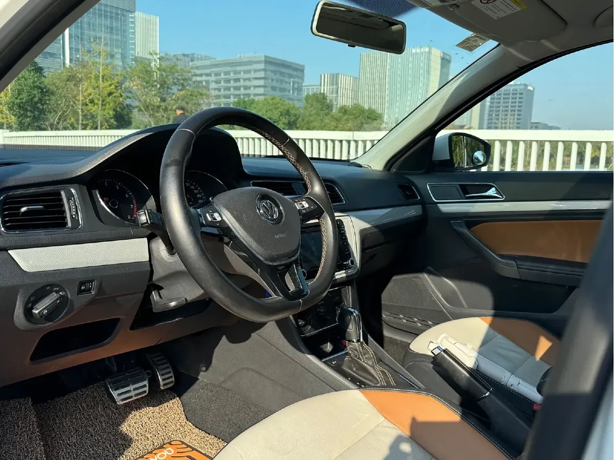 2016 Volkswagen Cross Lavida 1.6L 110HP L4 6AT,autocango,china used car exporter,china ev exporter,chinese used car exporter,chinese used ev exporter