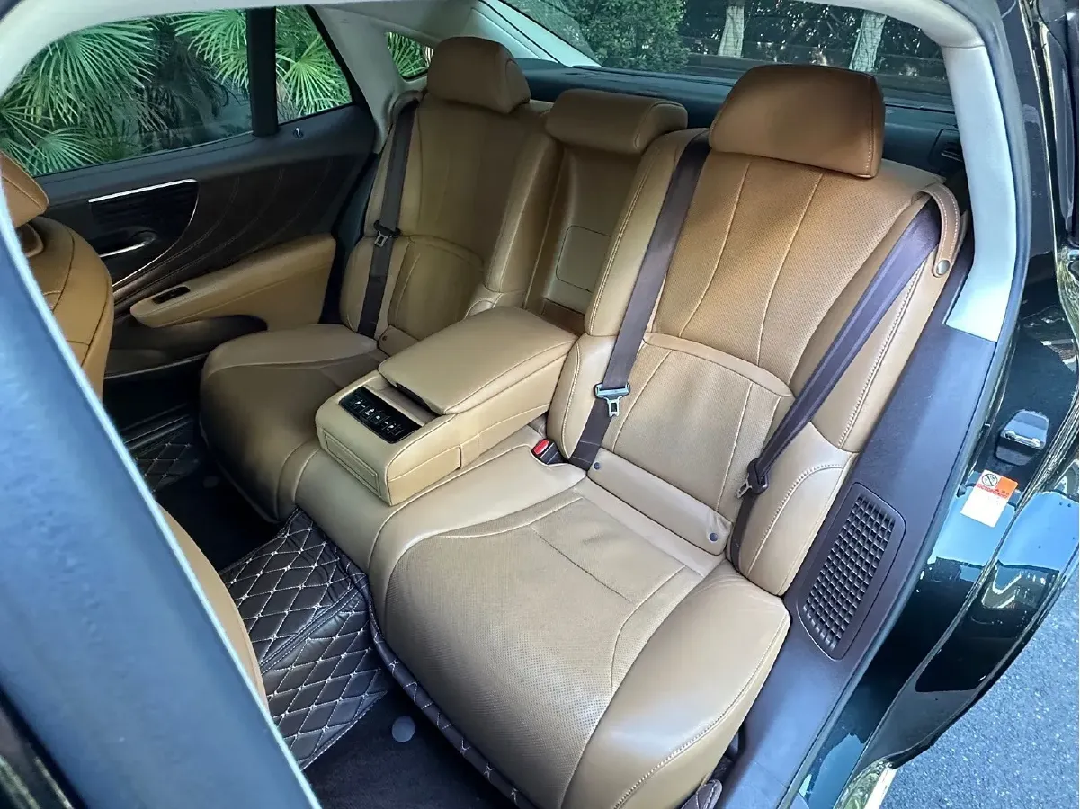 2020 Lexus LS 3.5L 299HP V6 E-CVT Hybrid,autocango,china used car exporter,china ev exporter,chinese used car exporter,chinese used ev exporter