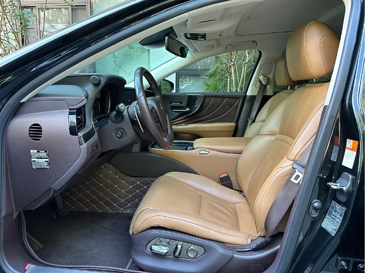 2020 Lexus LS 3.5L 299HP V6 E-CVT Hybrid,autocango,china used car exporter,china ev exporter,chinese used car exporter,chinese used ev exporter