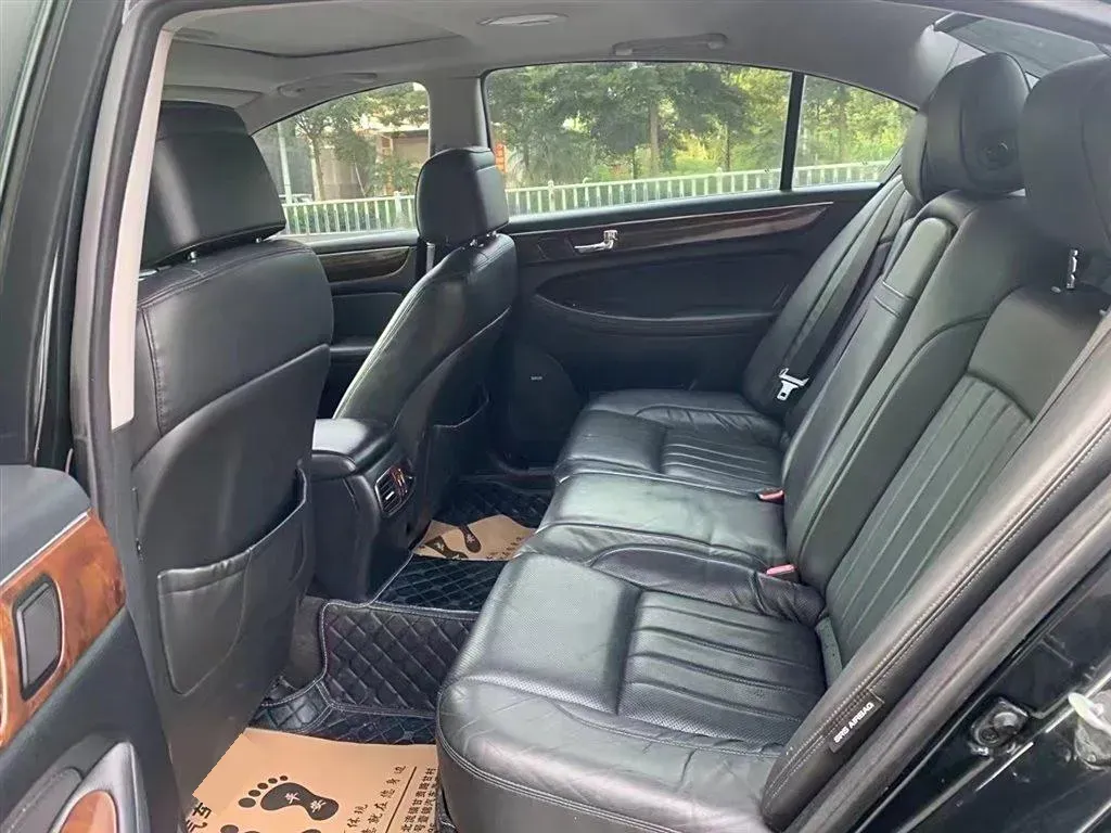 2008 Hyundai Rohens 3.3L 262HP V6 6AT,autocango,china used car exporter,china ev exporter,chinese used car exporter,chinese used ev exporter