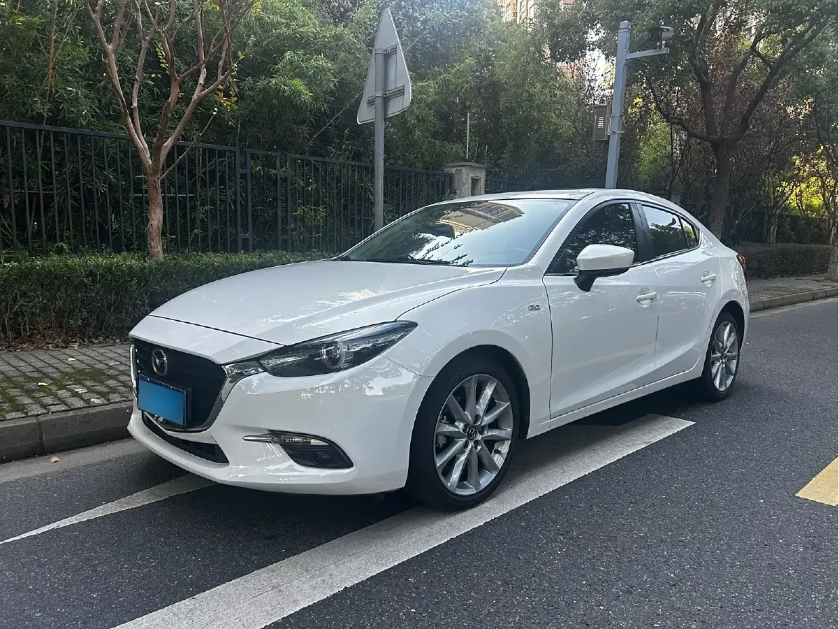 2017 Mazda 3 Axela 2.0L 158HP L4 6AT