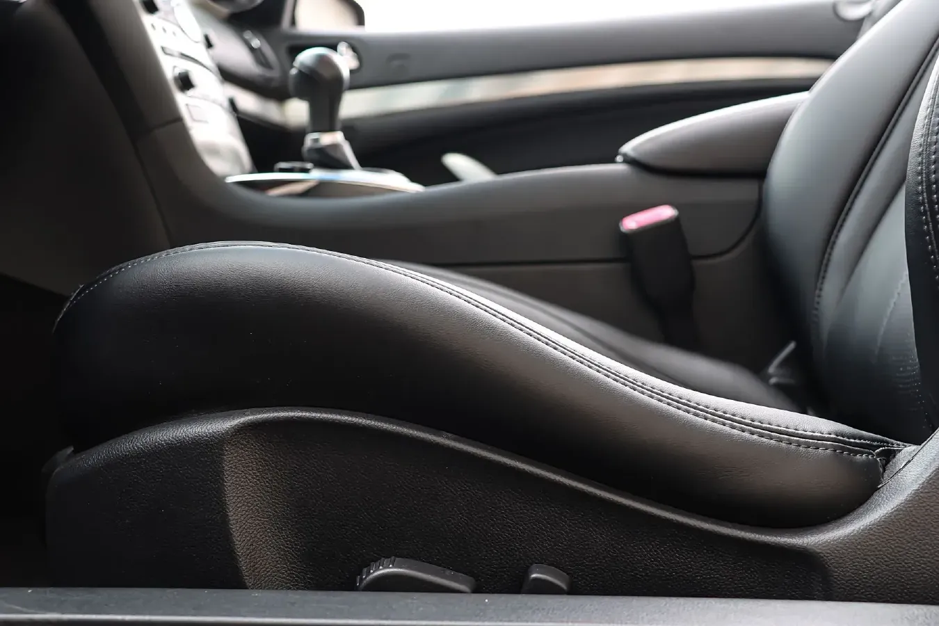 2013 Infiniti Q60 3.7L 351HP V6 7AT,autocango,china used car exporter,china ev exporter,chinese used car exporter,chinese used ev exporter