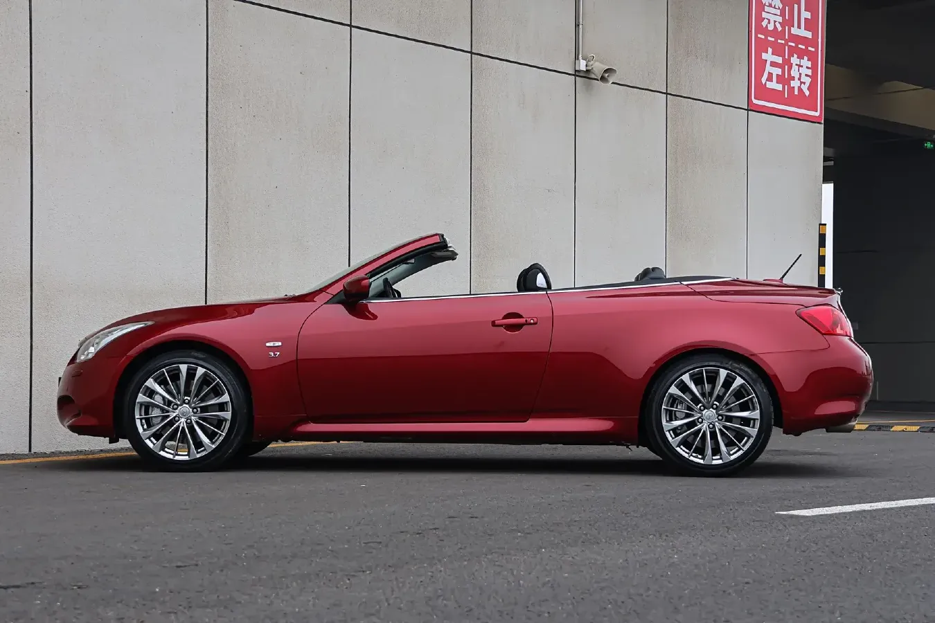 2013 Infiniti Q60 3.7L 351HP V6 7AT,autocango,china used car exporter,china ev exporter,chinese used car exporter,chinese used ev exporter