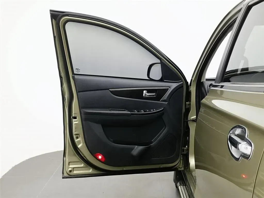 2015 BAIC Hyosow S3 1.8L 140HP L4 5MT,autocango,china used car exporter,china ev exporter,chinese used car exporter,chinese used ev exporter