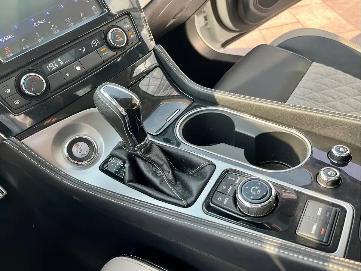 2016 Nissan Maxima 2.5L 186HP L4 CVT,autocango,china used car exporter,china ev exporter,chinese used car exporter,chinese used ev exporter