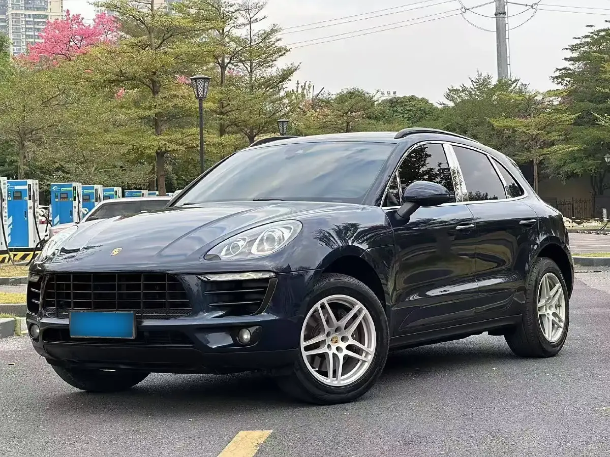 2017 Porsche Macan 2.0T 252HP L4 7DCT
