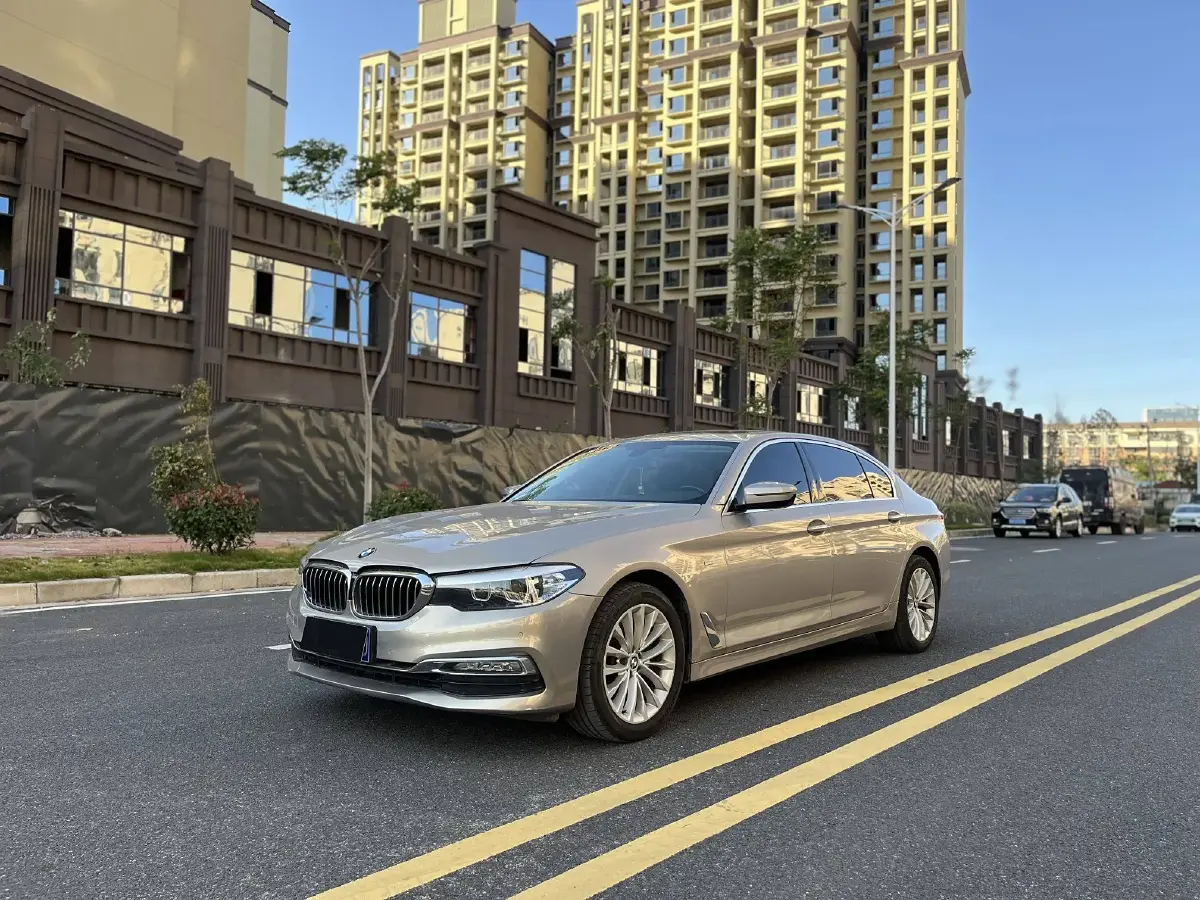 2018 BMW 5 Series 2.0T 184HP L4 8AT