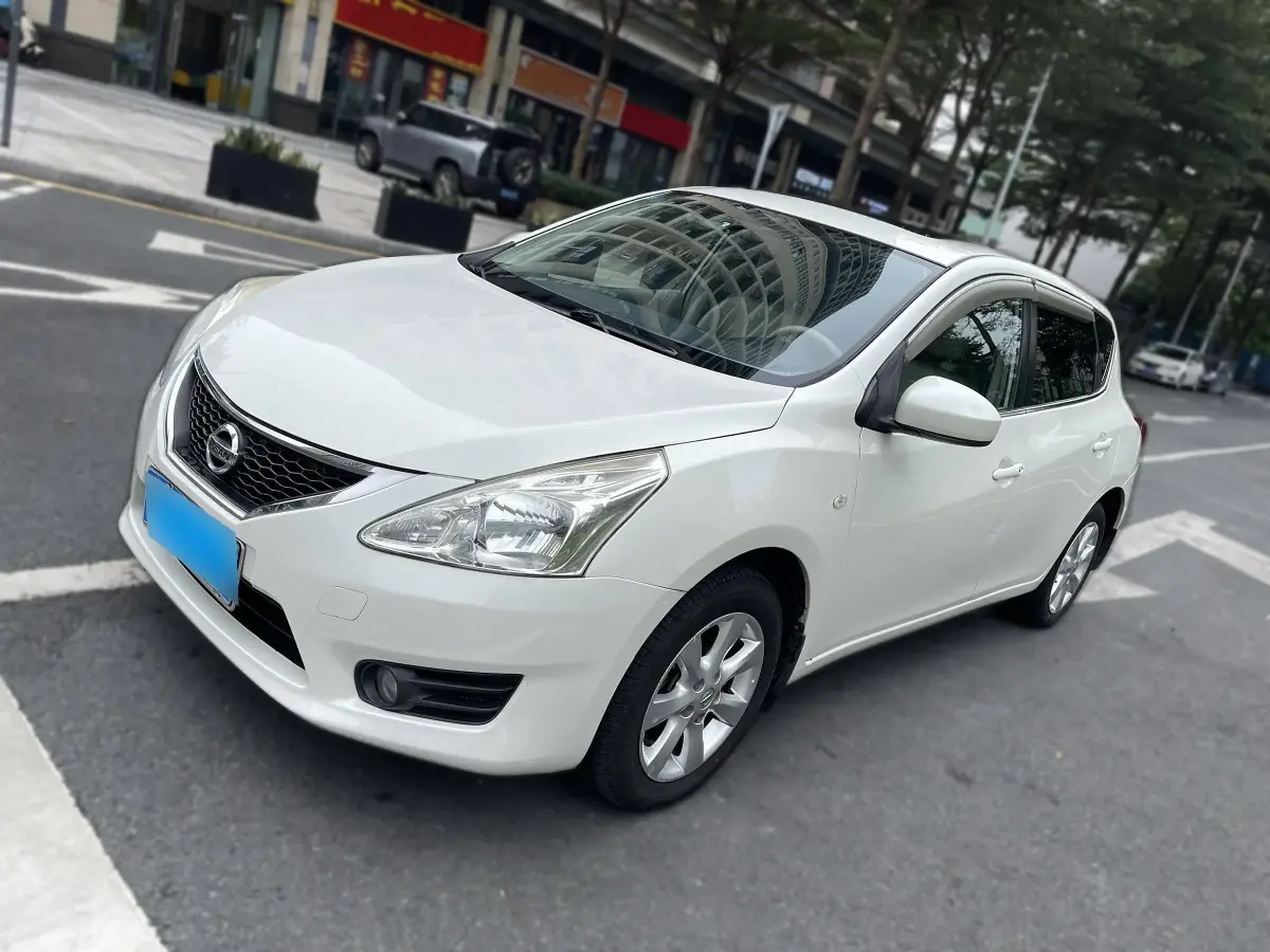 2014 Nissan Tiida 1.6L 126HP L4 CVT