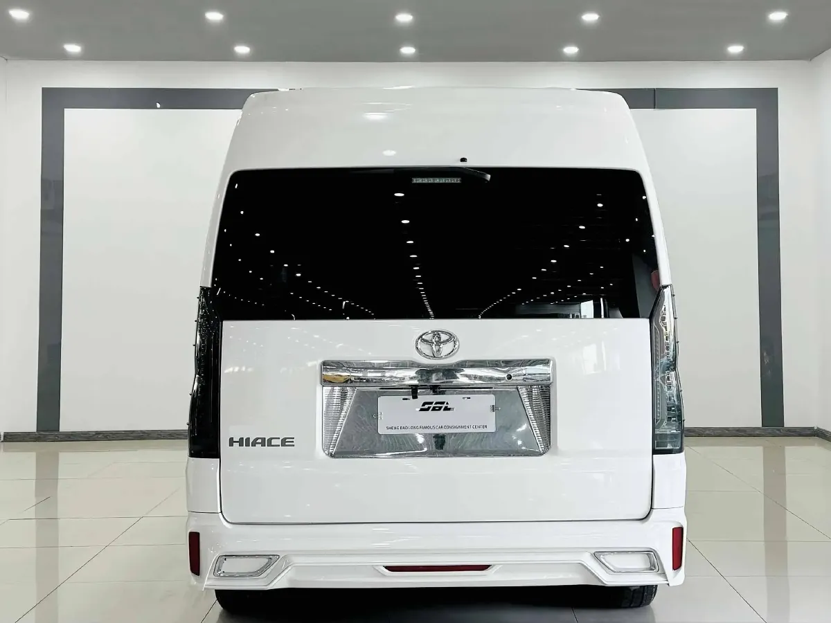 2011 Toyota Hiace 2.7L 154HP L4 4AT,autocango,china used car exporter,china ev exporter,chinese used car exporter,chinese used ev exporter