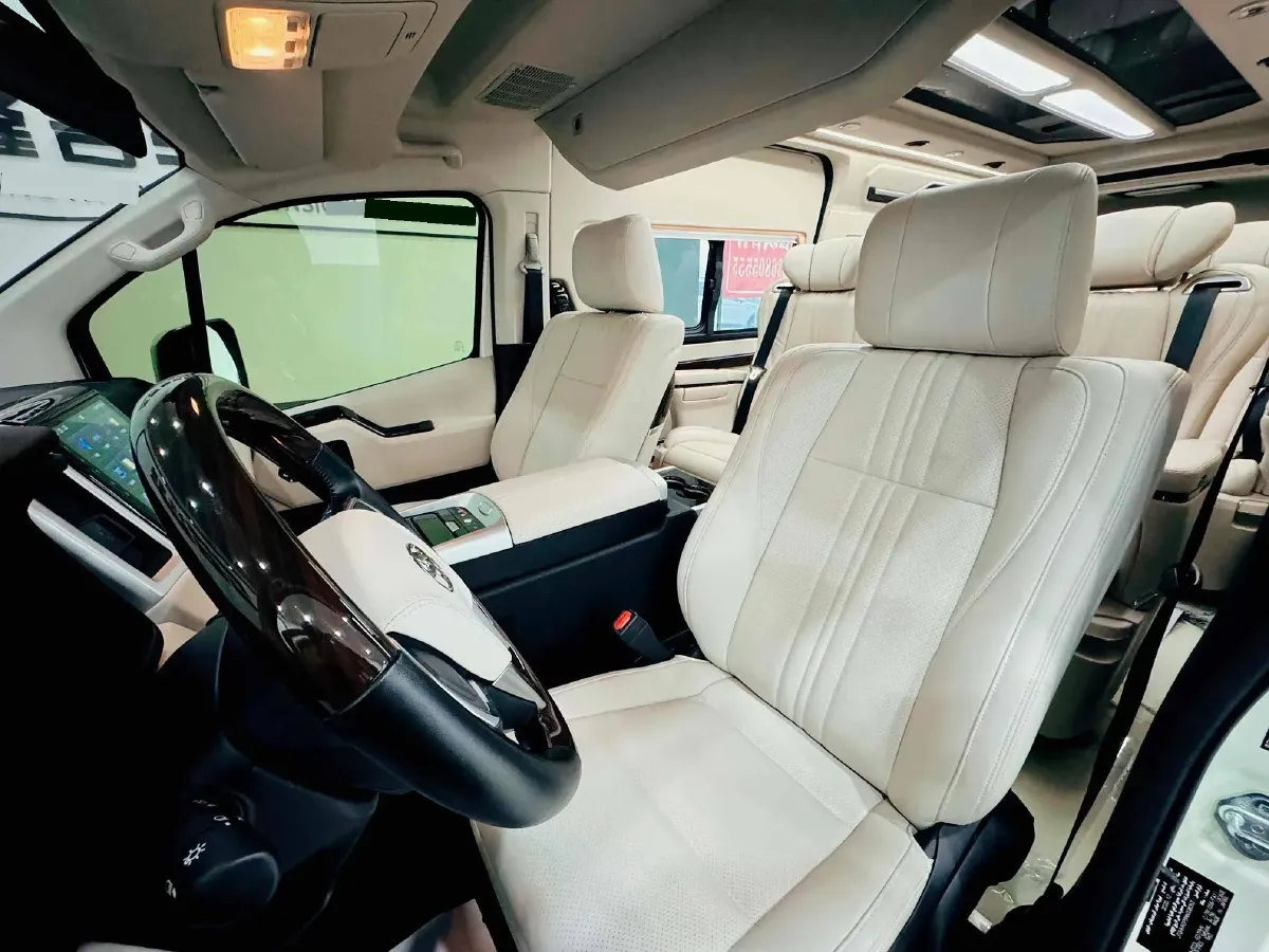 2011 Toyota Hiace 2.7L 154HP L4 4AT,autocango,china used car exporter,china ev exporter,chinese used car exporter,chinese used ev exporter