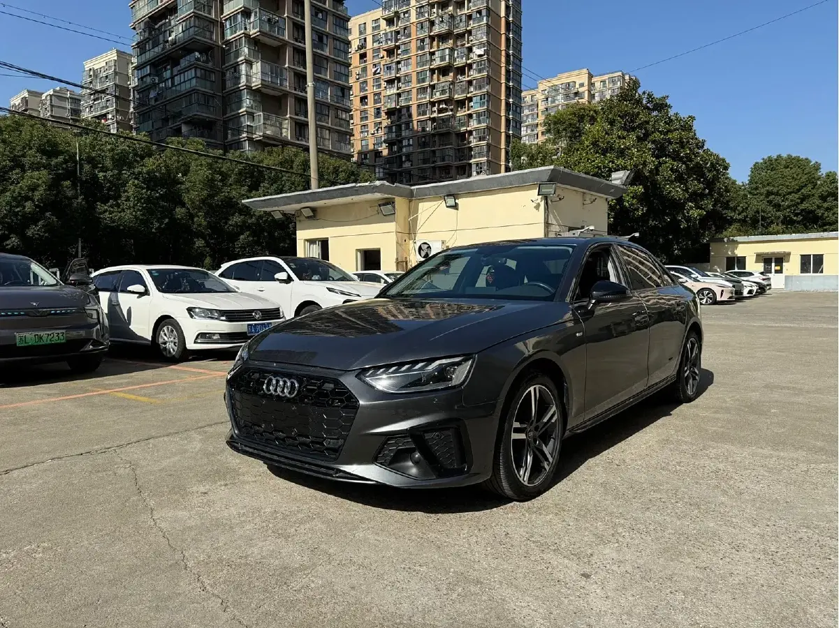 2023 Audi A4L 2.0T 190HP L4 7DCT