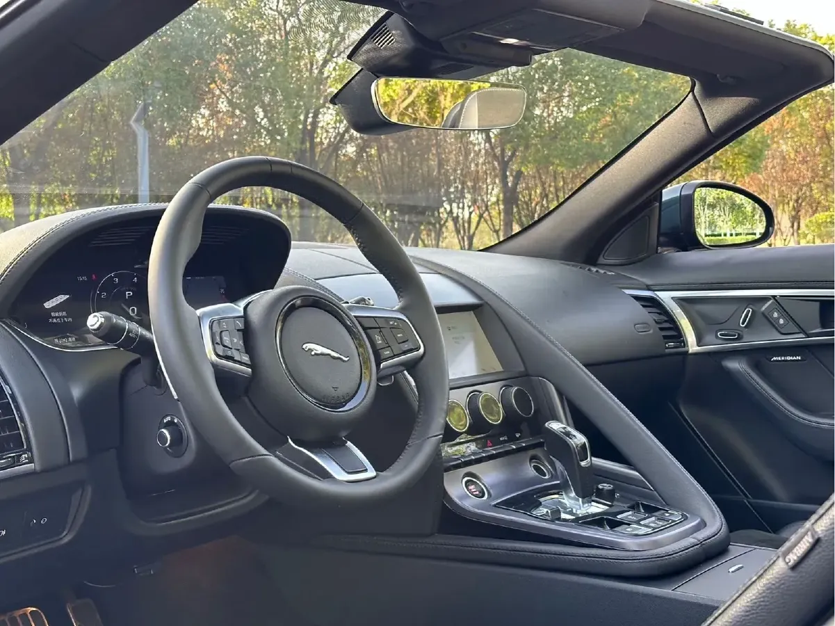 2021 Jaguar F-TYPE 2.0T 300HP L4 8AT,autocango,china used car exporter,china ev exporter,chinese used car exporter,chinese used ev exporter