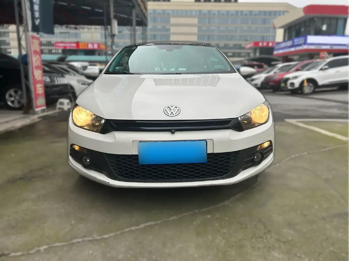 2011 Volkswagen Scirocco 1.4T 160HP L4 7DCT