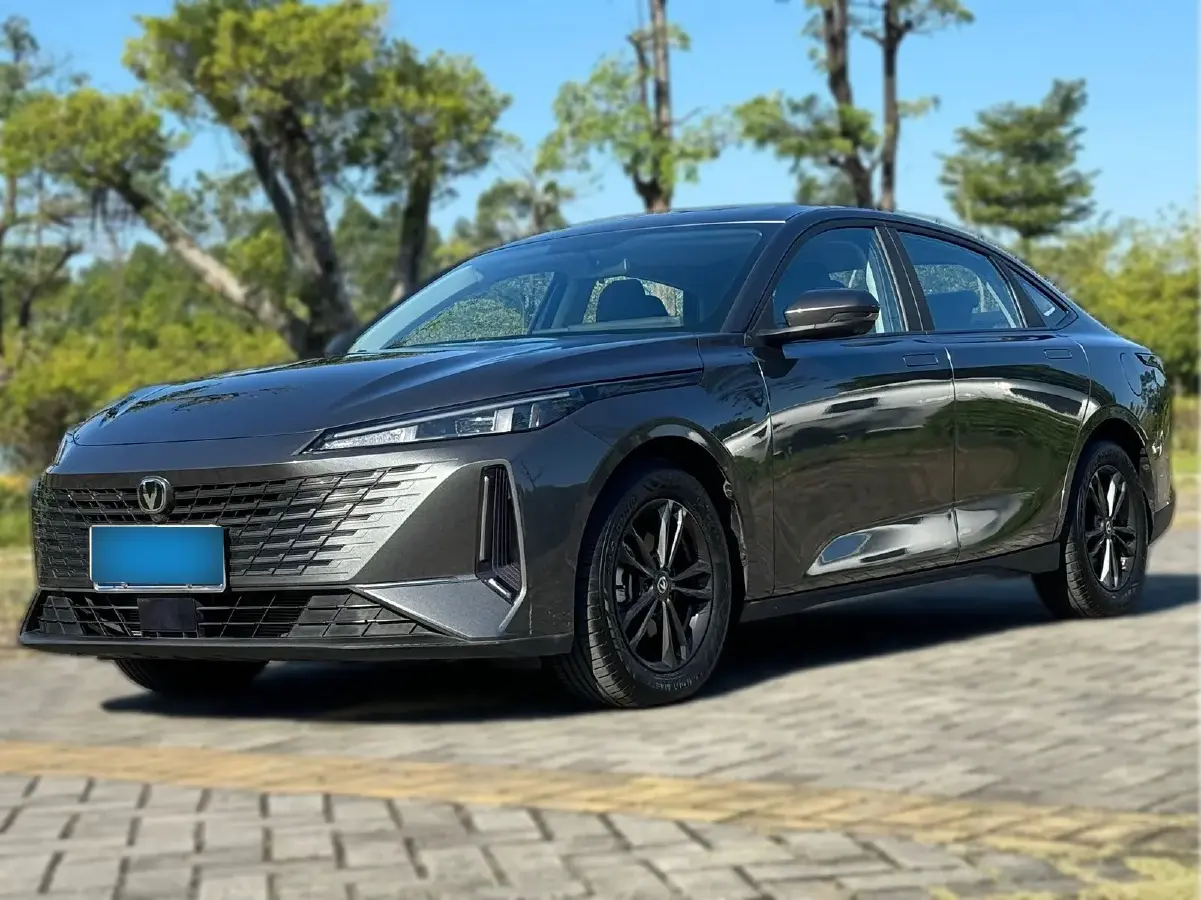 2023 ChangAn Lamore 1.5T 170HP L4 7DCT