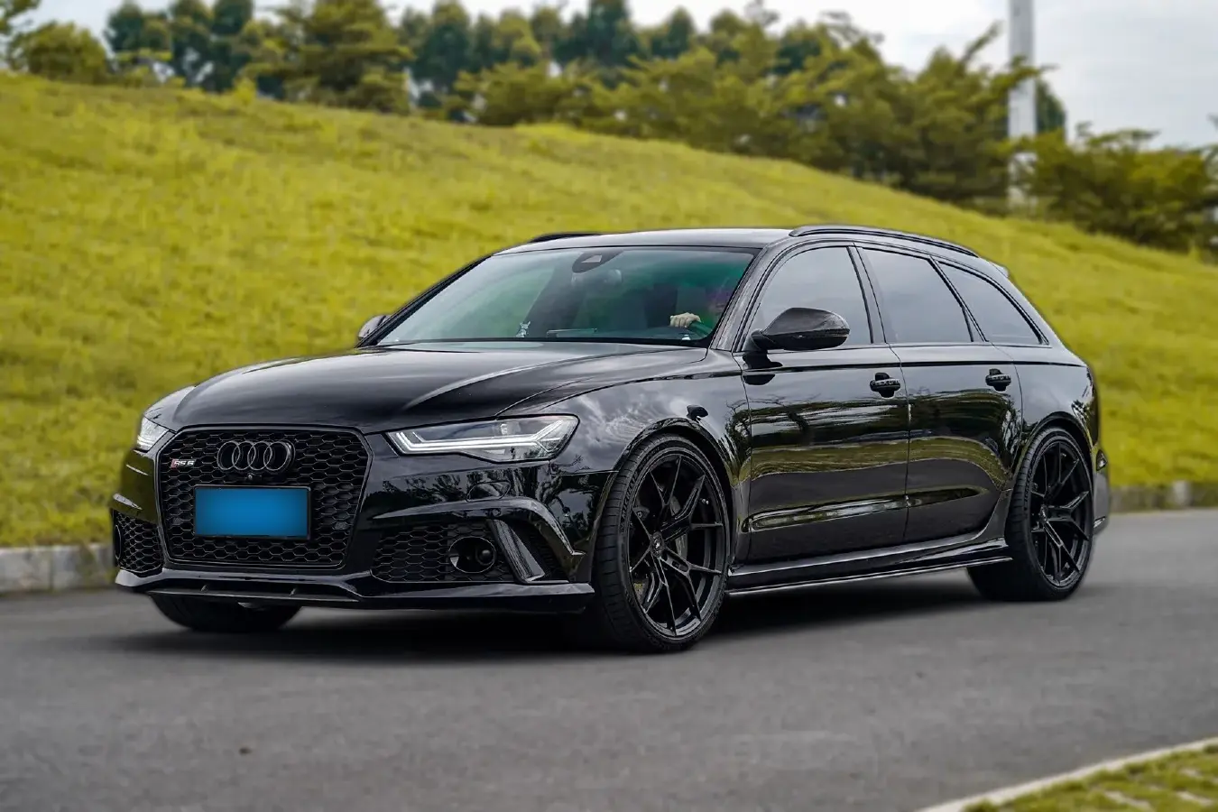 2016 Audi RS 6 4.0T 560HP V8 8AT