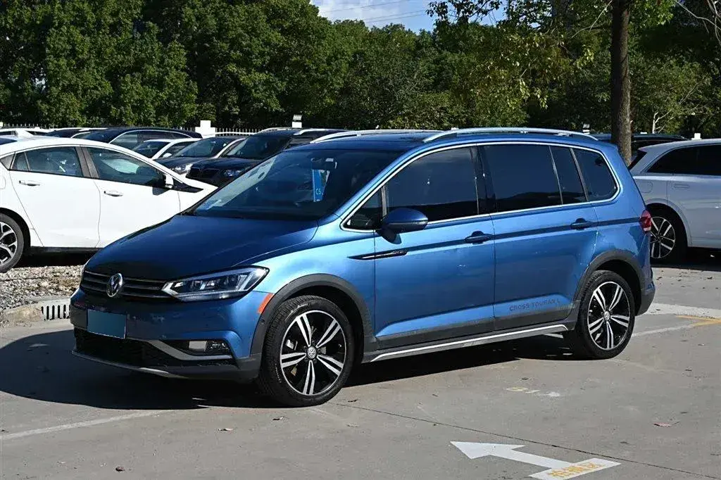 2018 Volkswagen Touran 1.4T 150HP L4 7DCT