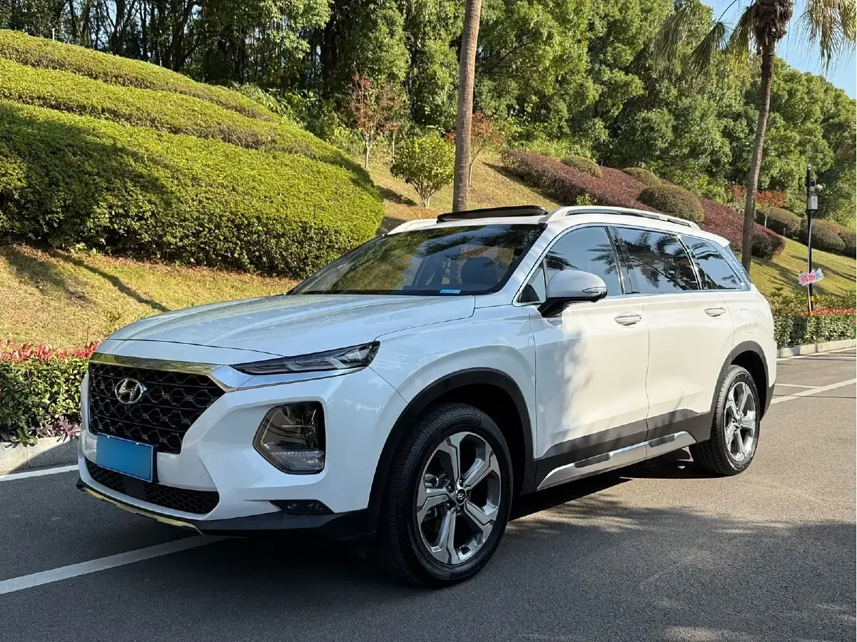 2019 Hyundai Santafe 2.0T 240HP L4 8AT