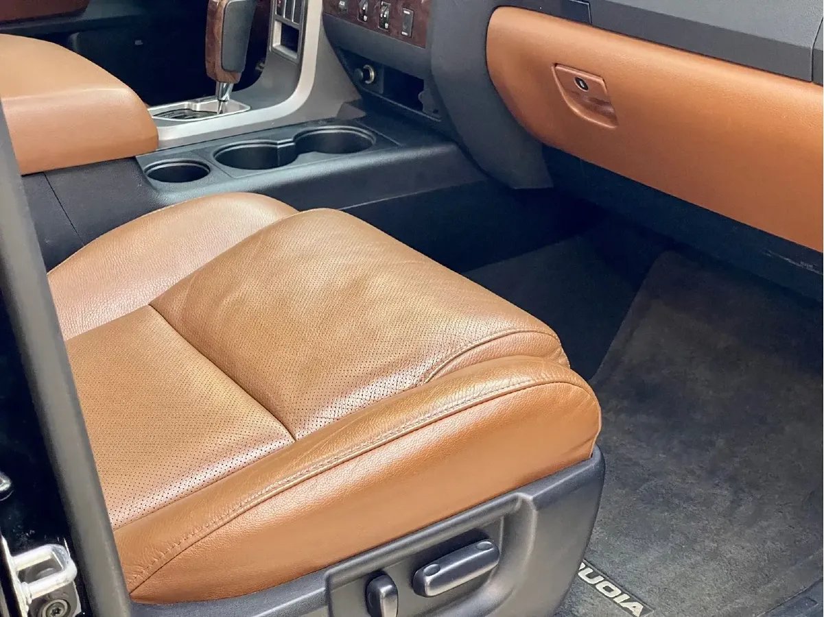 2011 Toyota Tundra 5.7L 386HP V8 6AT,autocango,china used car exporter,china ev exporter,chinese used car exporter,chinese used ev exporter