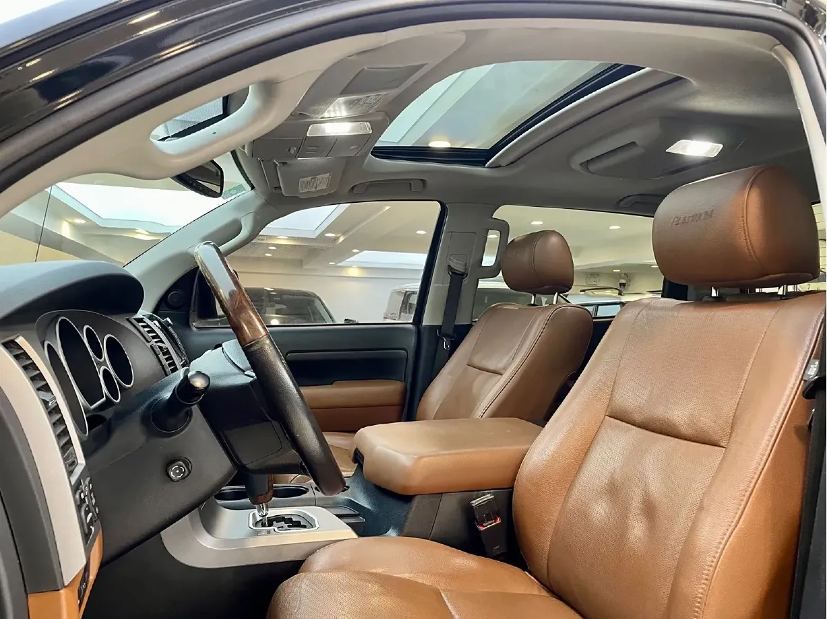 2011 Toyota Tundra 5.7L 386HP V8 6AT,autocango,china used car exporter,china ev exporter,chinese used car exporter,chinese used ev exporter