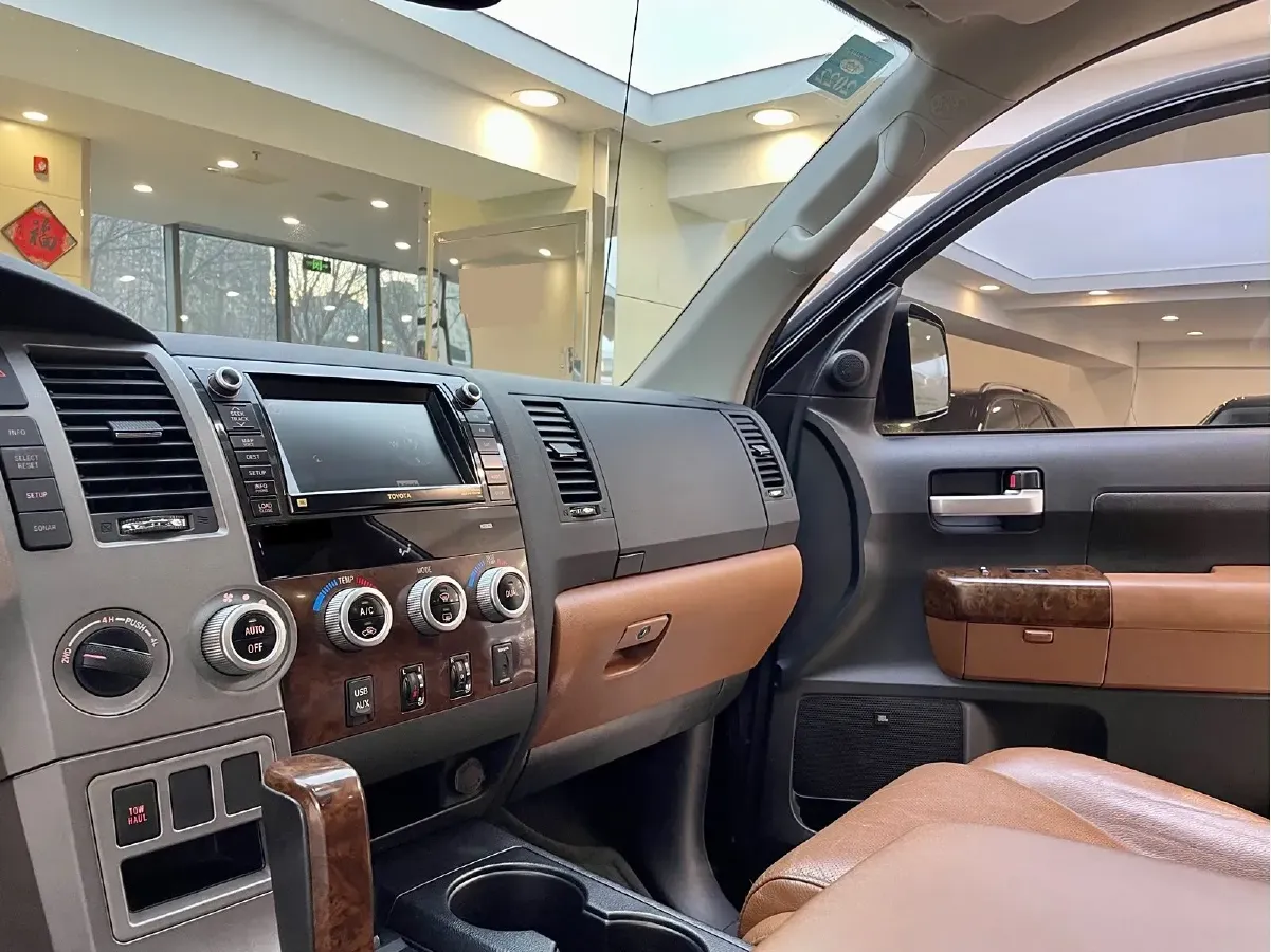 2011 Toyota Tundra 5.7L 386HP V8 6AT,autocango,china used car exporter,china ev exporter,chinese used car exporter,chinese used ev exporter