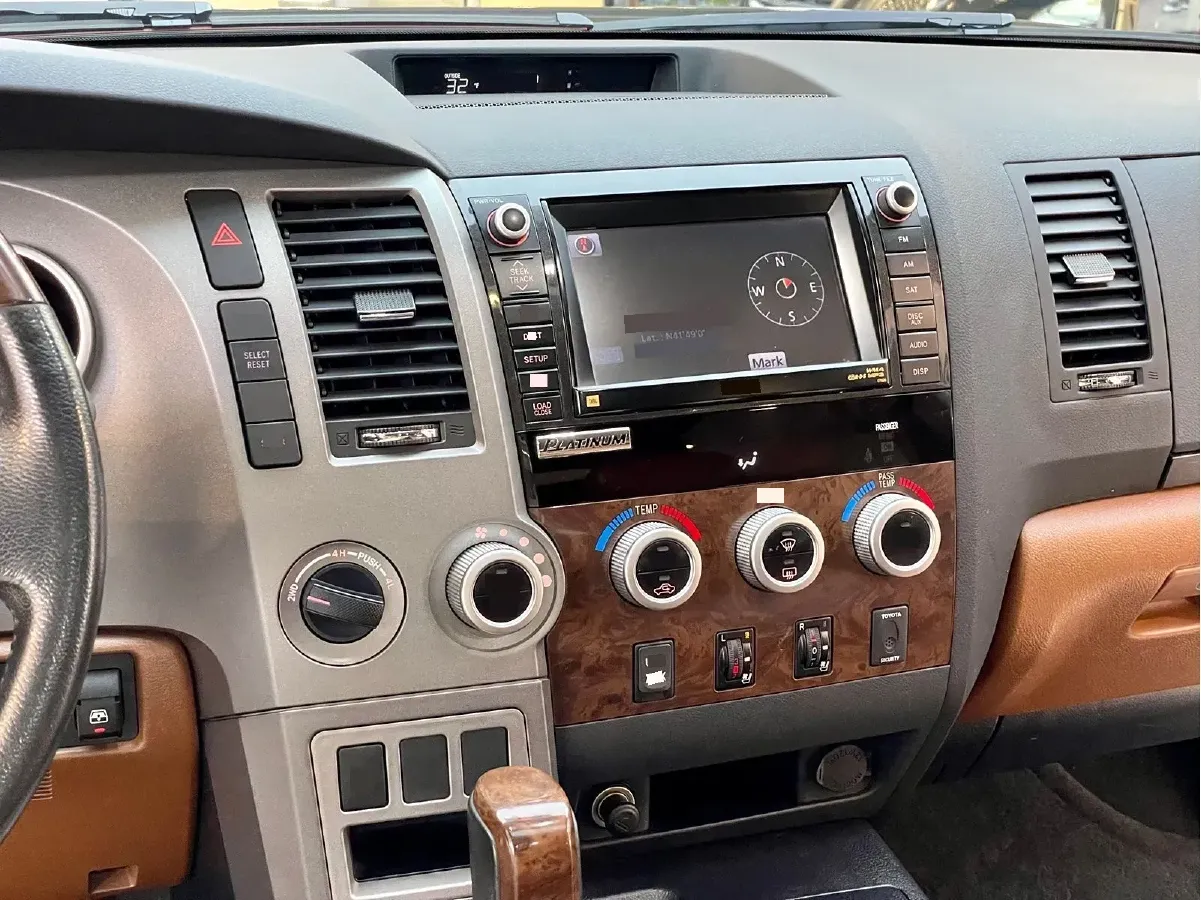 2011 Toyota Tundra 5.7L 386HP V8 6AT,autocango,china used car exporter,china ev exporter,chinese used car exporter,chinese used ev exporter