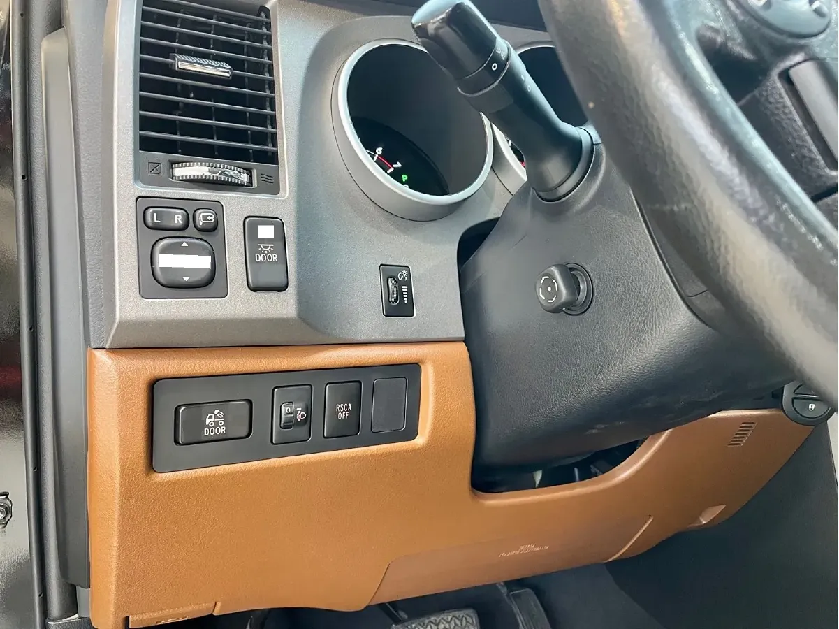 2011 Toyota Tundra 5.7L 386HP V8 6AT,autocango,china used car exporter,china ev exporter,chinese used car exporter,chinese used ev exporter