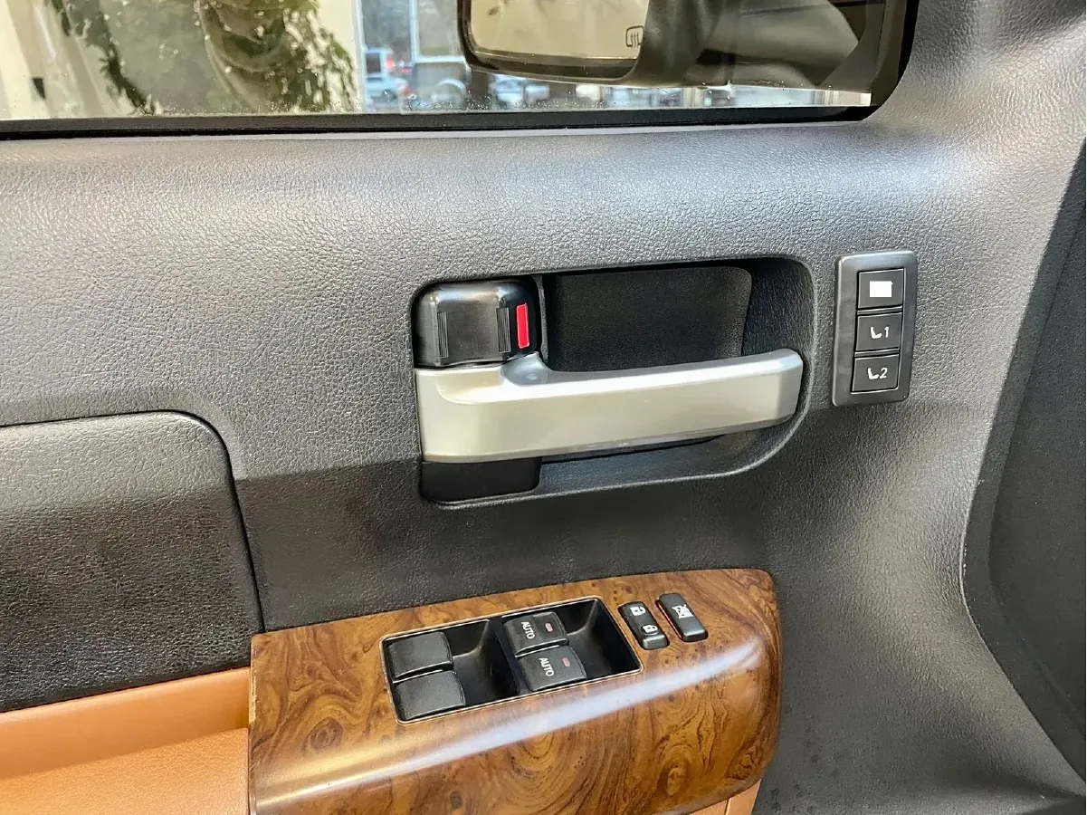 2011 Toyota Tundra 5.7L 386HP V8 6AT,autocango,china used car exporter,china ev exporter,chinese used car exporter,chinese used ev exporter