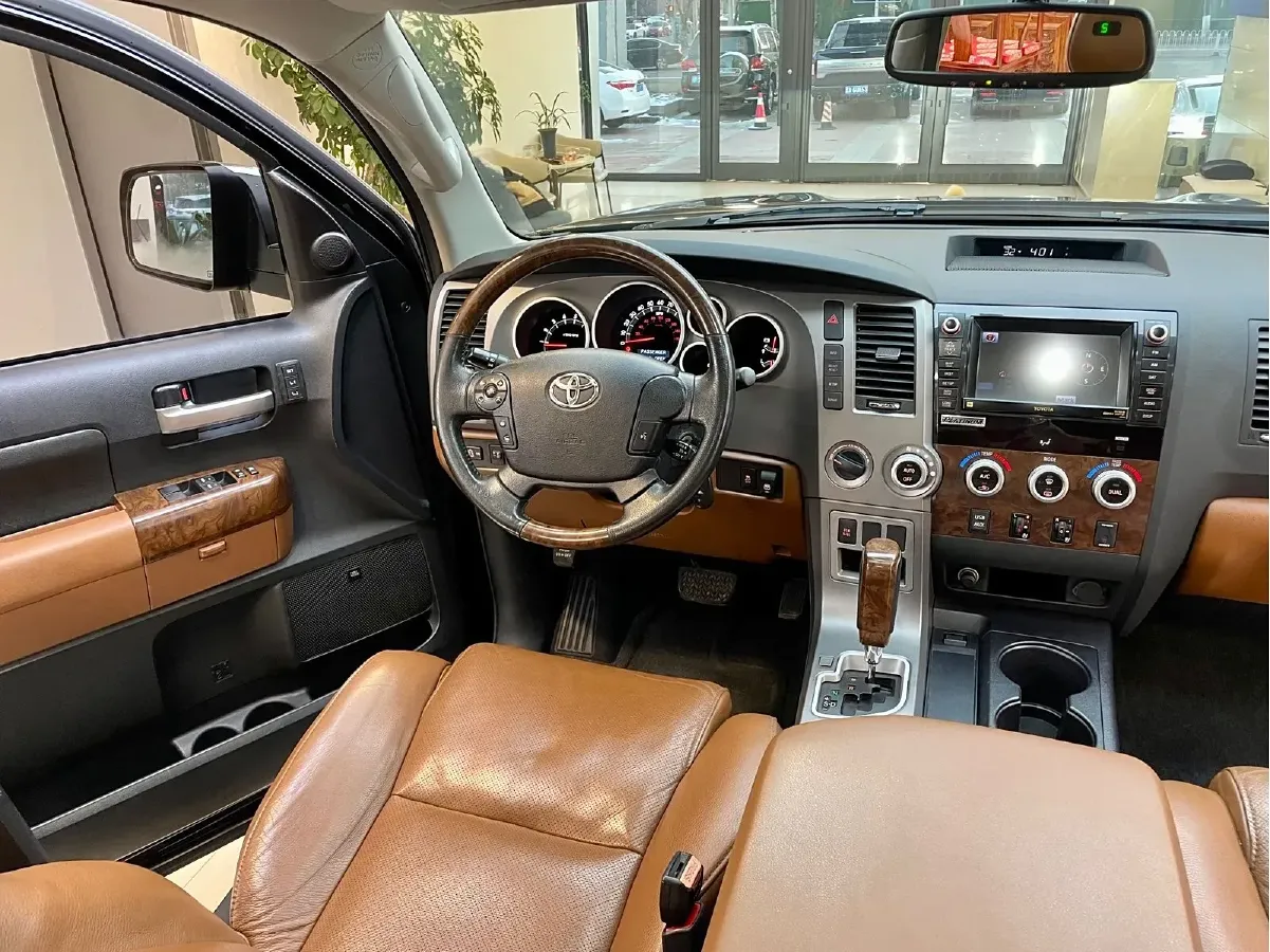 2011 Toyota Tundra 5.7L 386HP V8 6AT,autocango,china used car exporter,china ev exporter,chinese used car exporter,chinese used ev exporter