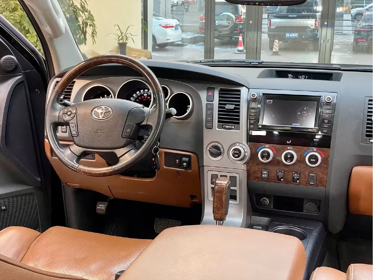 2011 Toyota Tundra 5.7L 386HP V8 6AT,autocango,china used car exporter,china ev exporter,chinese used car exporter,chinese used ev exporter