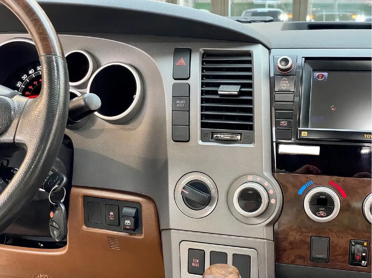 2011 Toyota Tundra 5.7L 386HP V8 6AT,autocango,china used car exporter,china ev exporter,chinese used car exporter,chinese used ev exporter