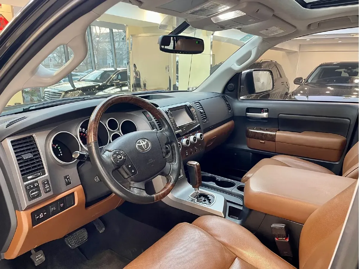 2011 Toyota Tundra 5.7L 386HP V8 6AT,autocango,china used car exporter,china ev exporter,chinese used car exporter,chinese used ev exporter