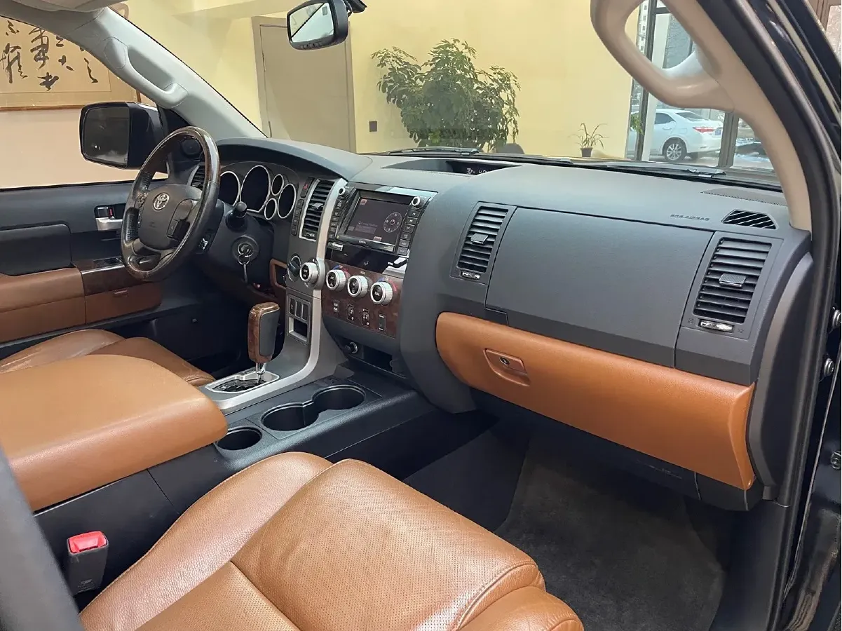 2011 Toyota Tundra 5.7L 386HP V8 6AT,autocango,china used car exporter,china ev exporter,chinese used car exporter,chinese used ev exporter