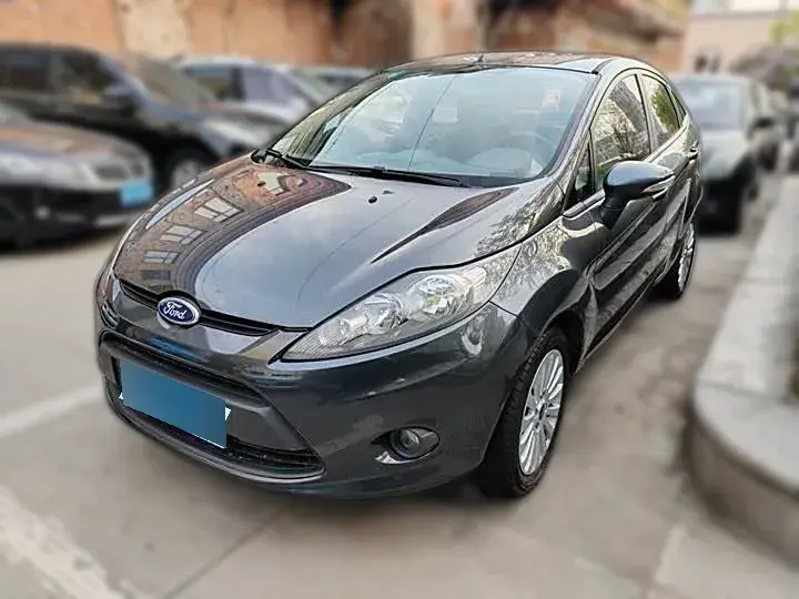 2013 Ford Fiesta 1.5L 110HP L4 5MT
