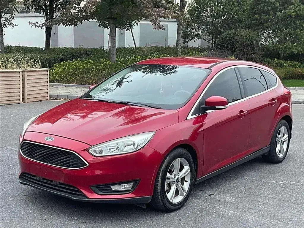 2015 Ford Focus 1.6L 125HP L4 6DCT