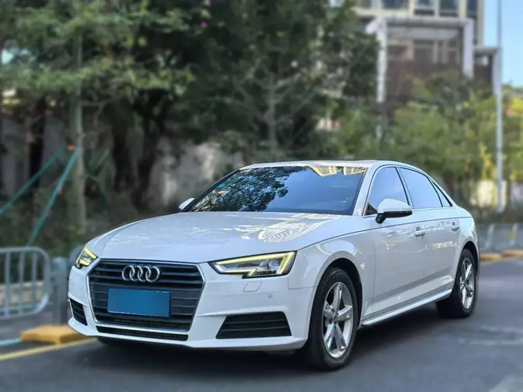 2017 Audi A4L 2.0T 190HP L4 7DCT