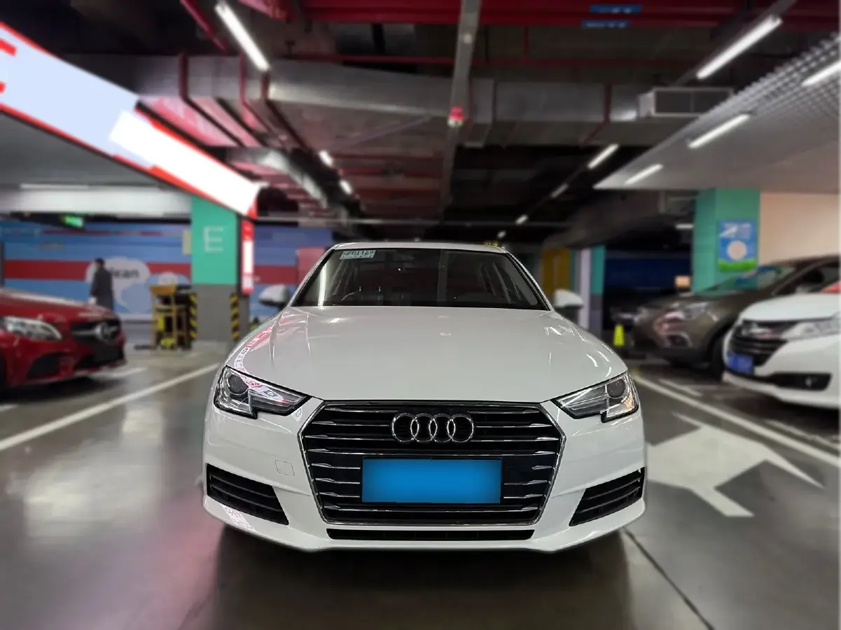 2017 Audi A4L 2.0T 190HP L4 7DCT
