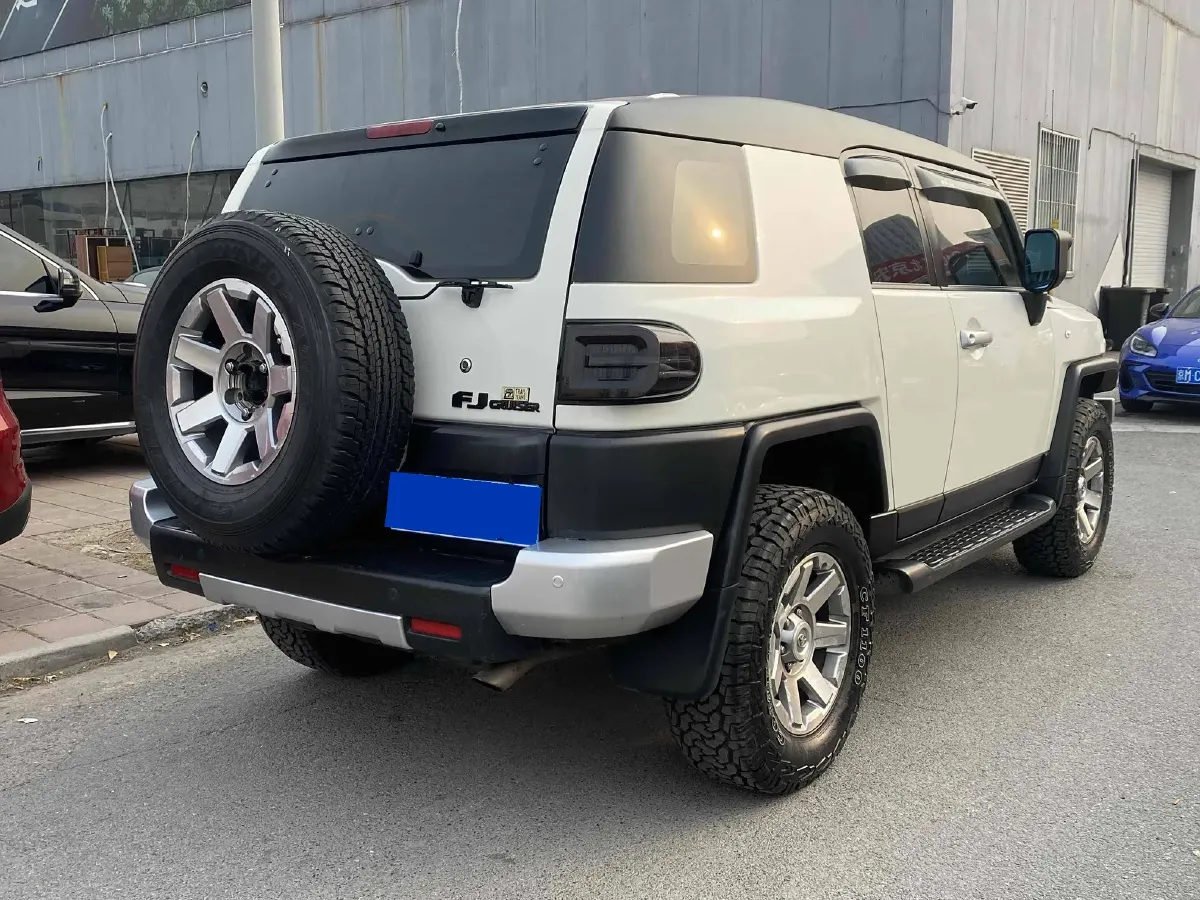 2013 Toyota FJ Cruiser 4.0L 272HP V6 5AT,autocango,china used car exporter,china ev exporter,chinese used car exporter,chinese used ev exporter