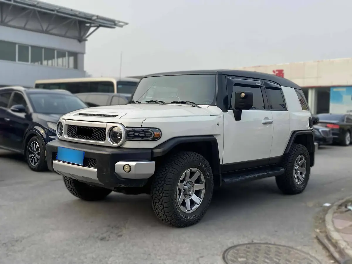 2013 Toyota FJ Cruiser 4.0L 272HP V6 5AT