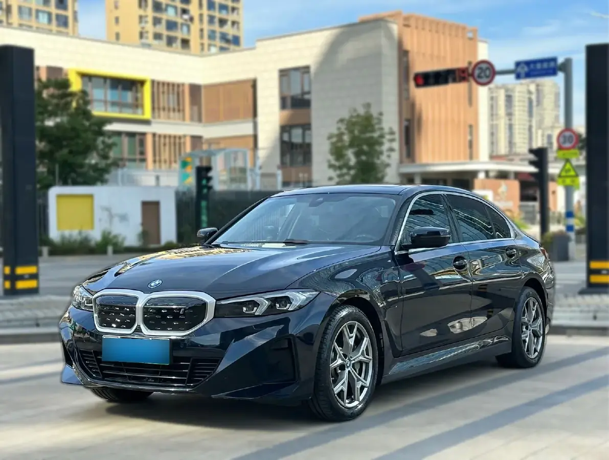 2022 BMW i3 BEV 70KWH