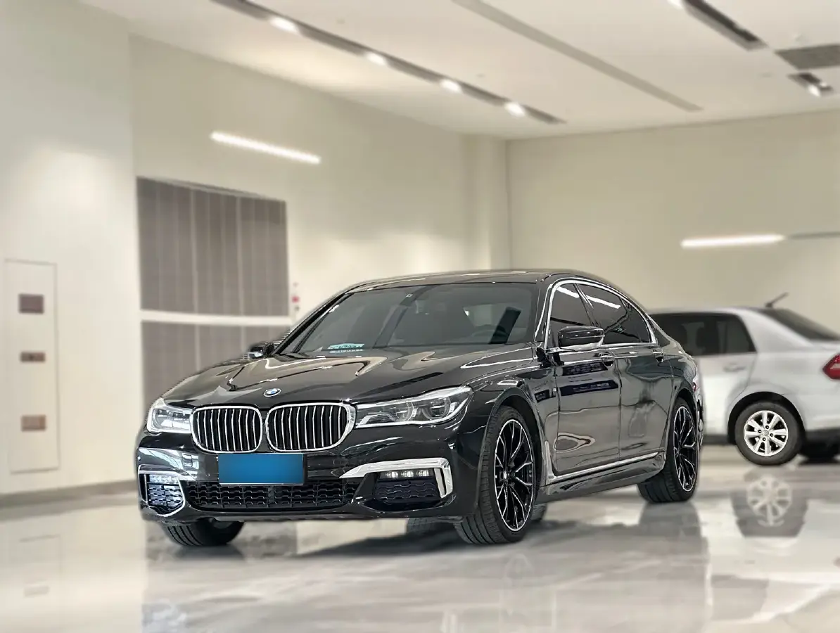 2018 BMW 7 Series 3.0T 326HP L6 8AT