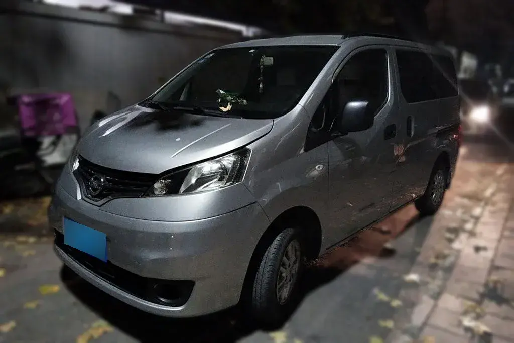 2013 Nissan NV200 1.6L 113HP L4 5MT
