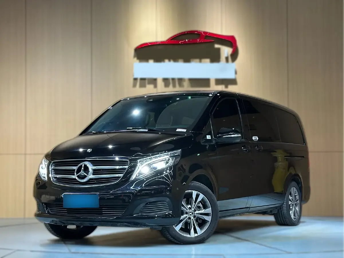 2018 Mercedes-Benz V Class 2.0T 211HP L4 7AT