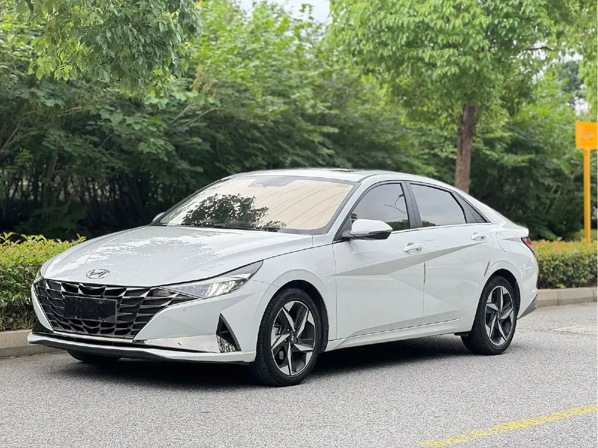 2022 Hyundai Elantra 1.5L 115HP L4 CVT