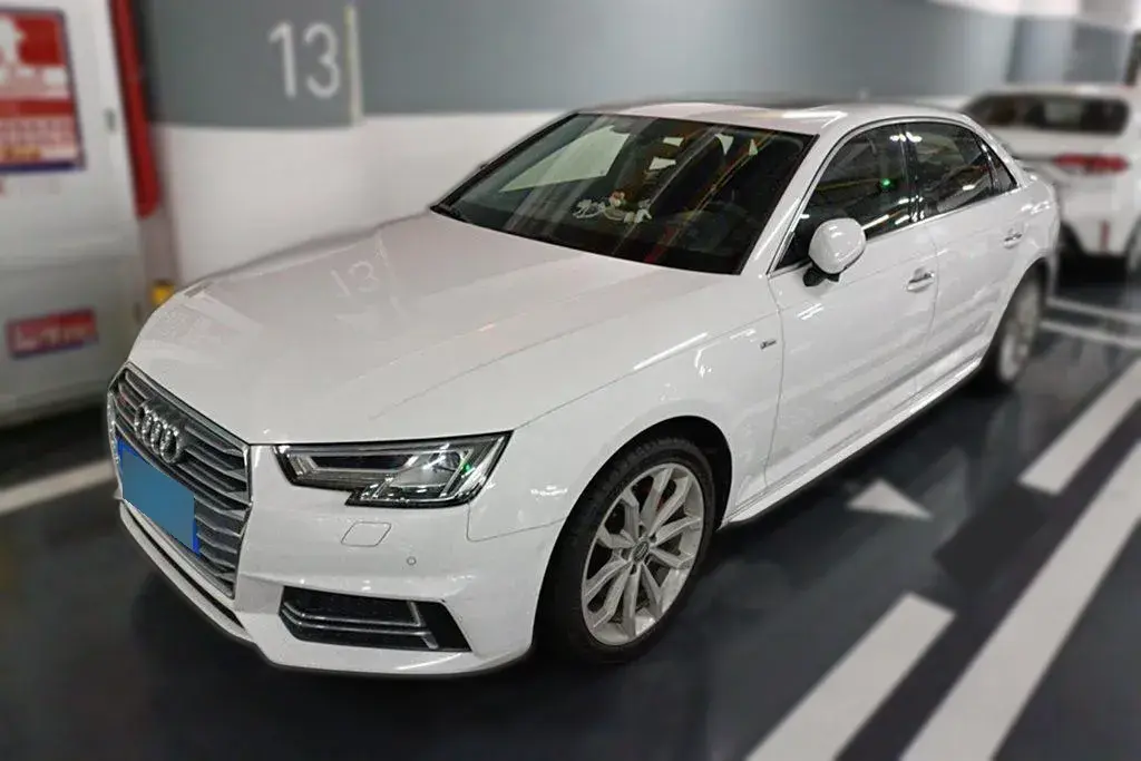 2018 Audi A4L 2.0T 190HP L4 7DCT